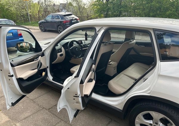 BMW X1 cena 39900 przebieg: 143000, rok produkcji 2011 z Słupsk małe 172